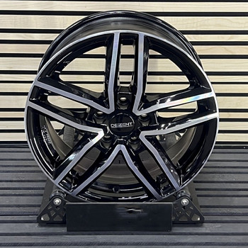Toyota , Lexus Veljed Dezent TR Black 5 x 114.3 R 17