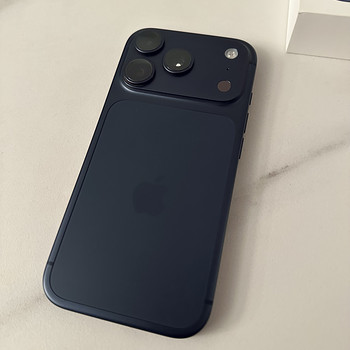 iPhone 17 Pro 1 ТБ Deep Blue