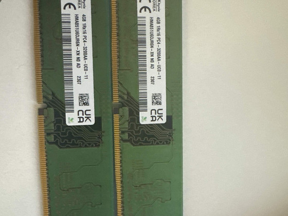Продаётся оперативная память DDR4 4 ГБ для ПК.