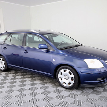 Toyota Avensis Linea Sol 2.0 108kW