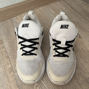Nike кроссовки.