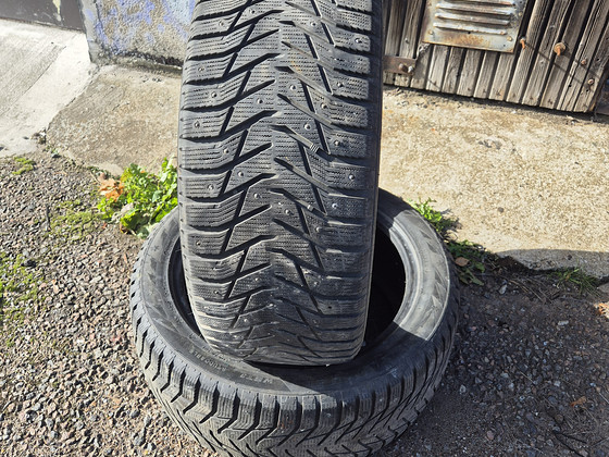 255/45 R19