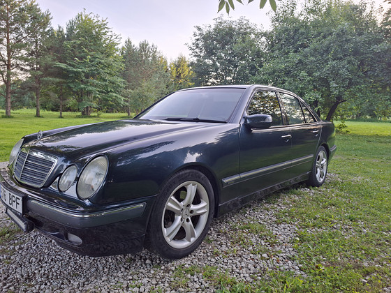 W210 E270