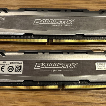 2x 8GB crucial ballistix DDR4 2400MHz 16-16-16-39 1.2V