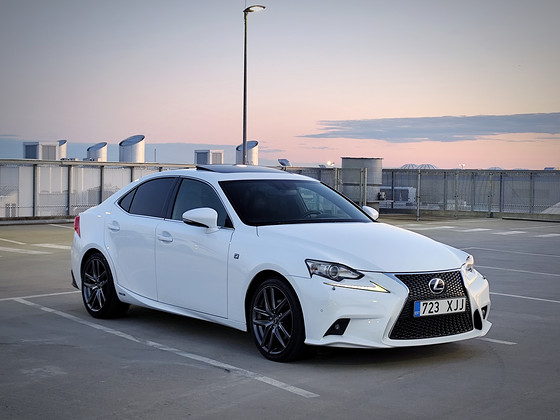 Lexus IS300h