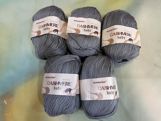 Пряжа из смеси кашемира, шелка и шерсти — 5 клубков. Всего 250 г.
