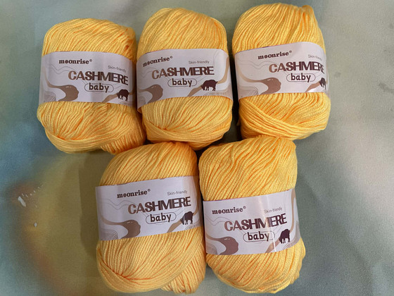 Пряжа из смеси кашемира, шелка и шерсти — 5 клубков. Всего 250 г.