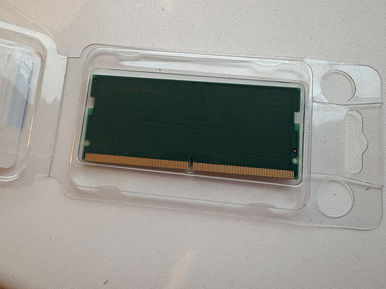 Samsung 8 ГБ DDR5 5600 МГц SO-DIMM RAM