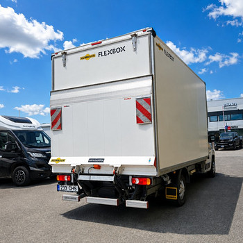 Tagaluuk tõstukiga kaubiku rent