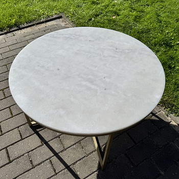 Naturaalse marmoriga diivanilaud (diameeter 80cm)