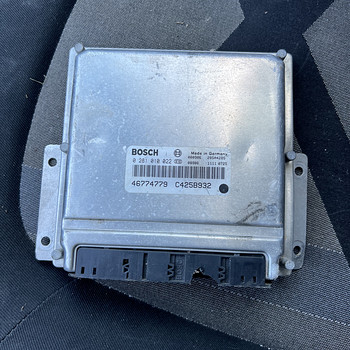 Блок управления двигателем Bosch 0 281 010 022, OE 46774779