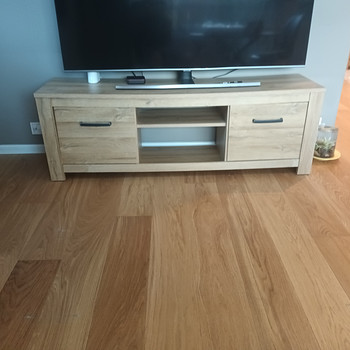 Tasuta / ise järele: TV-alus + 2 riiulit