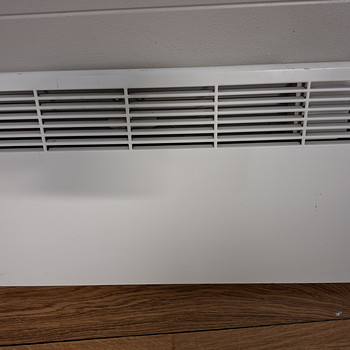 ELEKTRIRADIAATOR / KONVEKTOR L -72 X 39 CM 750 W