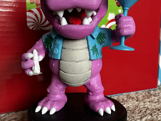 Roosa alligaatori Makki figuur