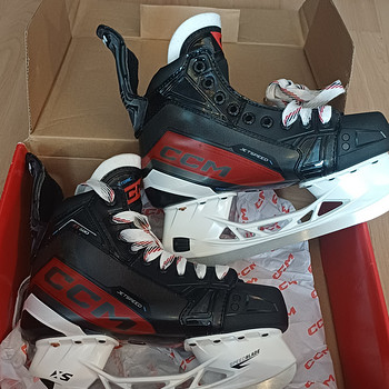 CCM Jetspeed FT680 INT(WIDE) хоккейные коньки ( 5.5;,39eur;24.7cm)