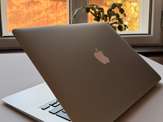 Apple MacBook Air 13" (2017) i5 8GB 128GB — аккумулятор 287