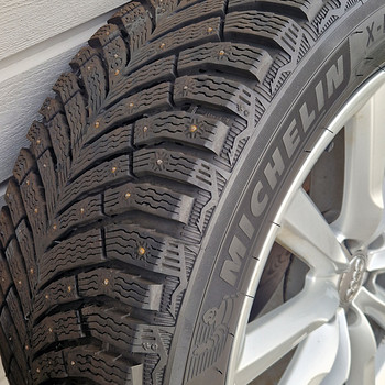 Michelin x-ice north 4 , 255/45r19