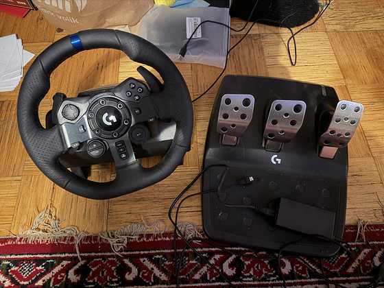 Игровой руль и педали Logitech G923 для ПК/PS