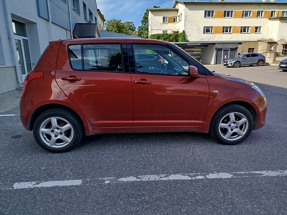 SUZUKI SWIFT 4 x 4