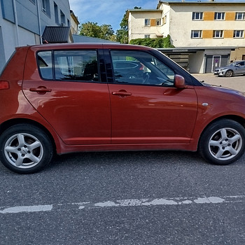 SUZUKI SWIFT ЛЁГКИЙ АВТОМОБИЛЬ