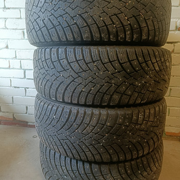 235/60 R18 Pirelli