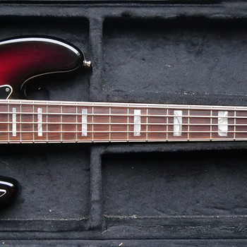 Fender American Deluxe Jazz Bass V — 5-струнная бас-гитара