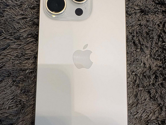 Apple iPhone 16 Pro 128GB как новый