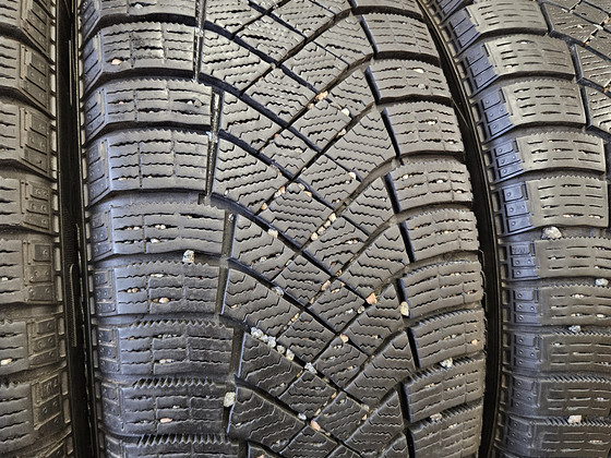 205 55 R 17 PIRELLI ICE ZERO