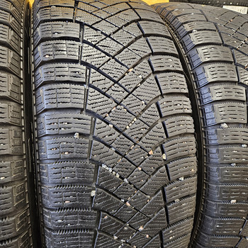 205 55 R 17 PIRELLI ICE ZERO
