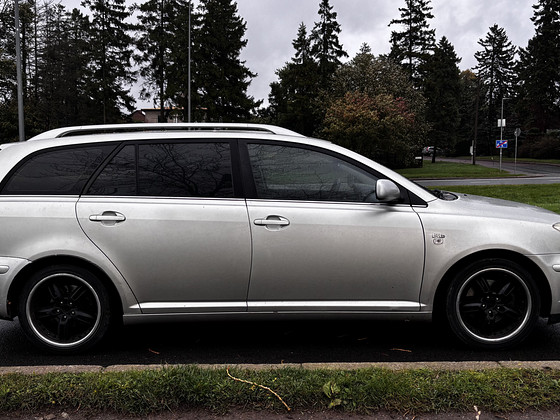 Toyota Avensis 2.0 1CD-FTV 85кВ