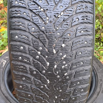 Naastrehvid 245 45 18, Nokian Hakkapeliitta 9, 100T, 7mm