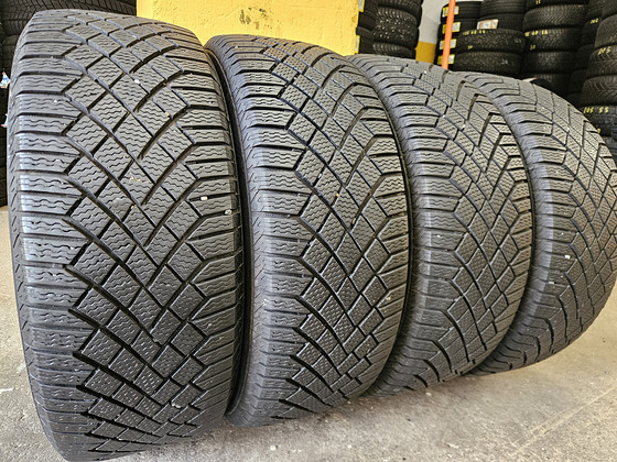 235 55 R 18 Continental VikingContact 7
