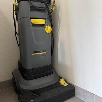 Kärcher Professional BR 30/4 C Adv – professionaalne põrandapesumasin