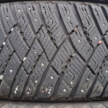 Шипованные шины 205 55 16 Goodyear UltraGrip Ice Artic, 94T, 8мм