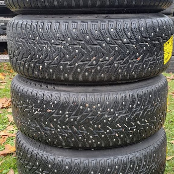 Naastrehvid 205 65 15, Nokian Hakkapeliitta 8, 99T, 7-8mm