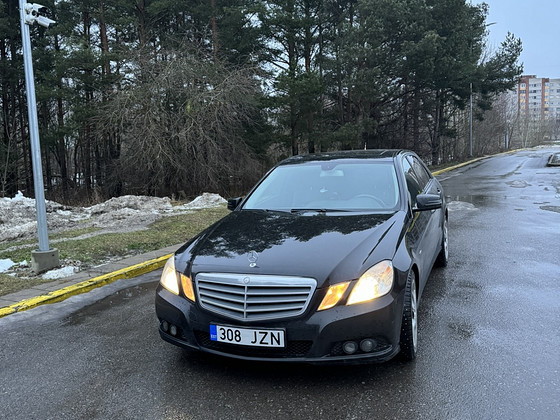 Mercedes Benz E200