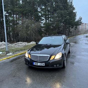 Mercedes Benz E200
