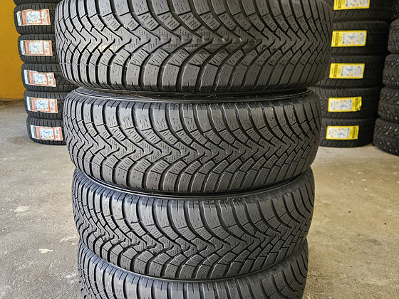 215 70 R 16 Falken Eurowinter HS01 SUV