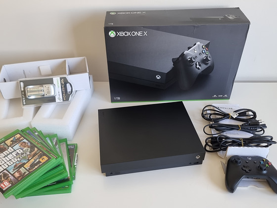 1TB Xbox One X + 9 ИГР