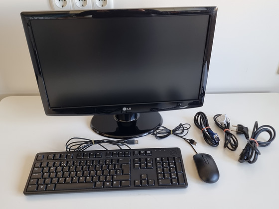 Монитор LG 23" + клавиатура и мышь Dell