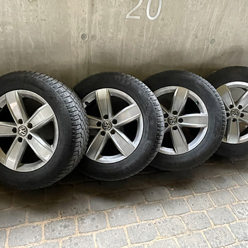 Литые диски VW с шипованными шинами