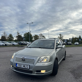 Toyota Avensis, регистрационный сбор оплачен.