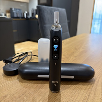 Oral-B iO 9 musta värvi elektriline hambahari