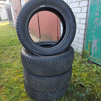 Bridgestone Blizzak LM005 205/55 R16