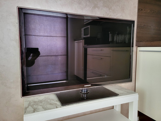Телевизор Samsung 40" UE40D6100
