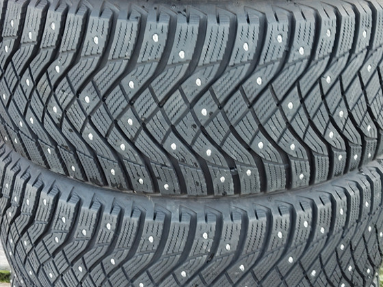 235/50 R17 100T XL GoodYear UltraGrip Arctic 2
