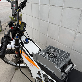 Qulbix Q140 elektriratas 12kW 300Nm 72V 54kg, 1omanik 1040km