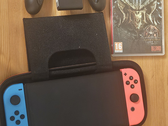 Nintendo Switch OLED + Diablo III + аксессуары | В очень хор