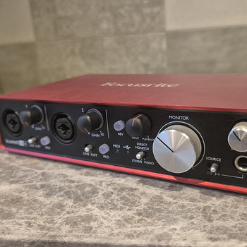 Звуковая карта Focusrite Scarlett 2i4 (2nd Gen)