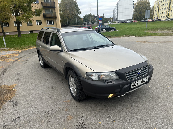 Volvo xc70 cross country